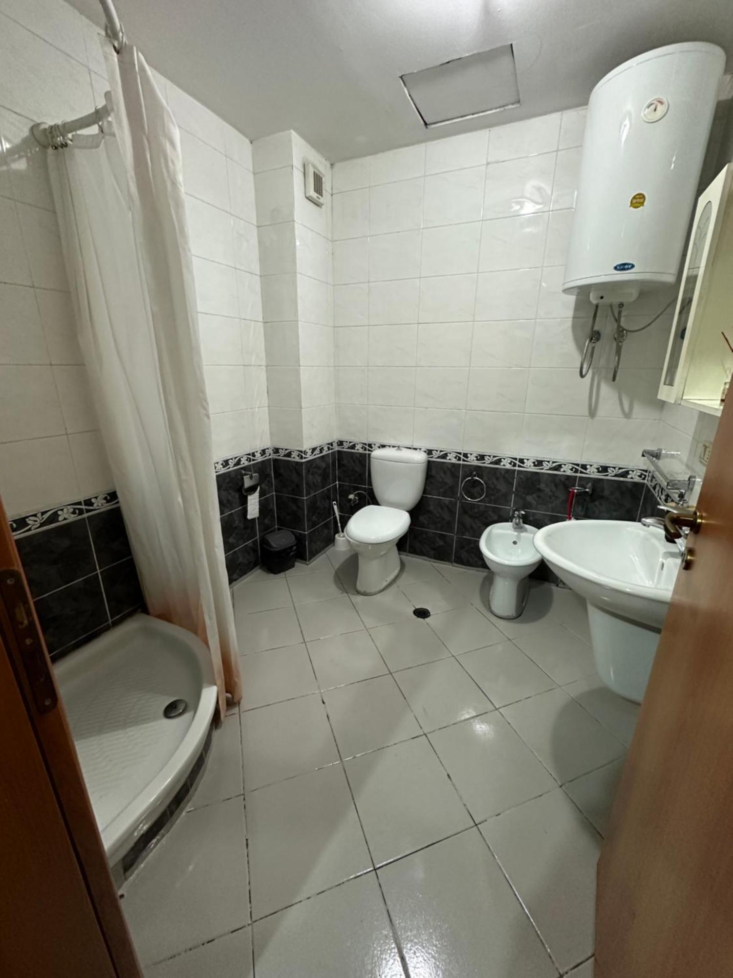 Heart Of Tirana Hotel Ngoại thất bức ảnh