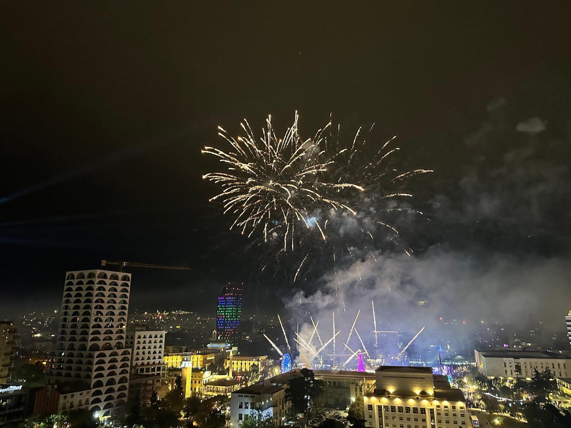 Heart Of Tirana Hotel Ngoại thất bức ảnh